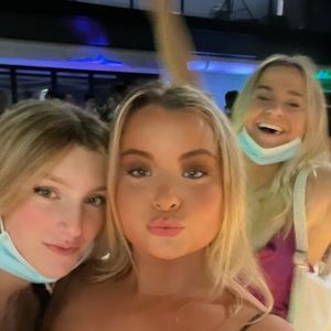 Meet your Posher, Claire